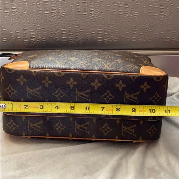 Louis Vuitton Nile - Picture 12 of 16